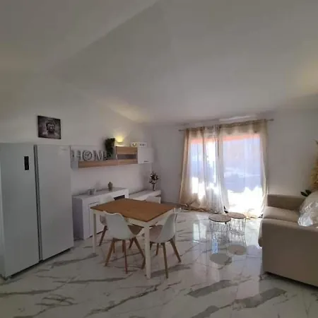 Wonderful Penthouse With View Playa Vistas * 아로나